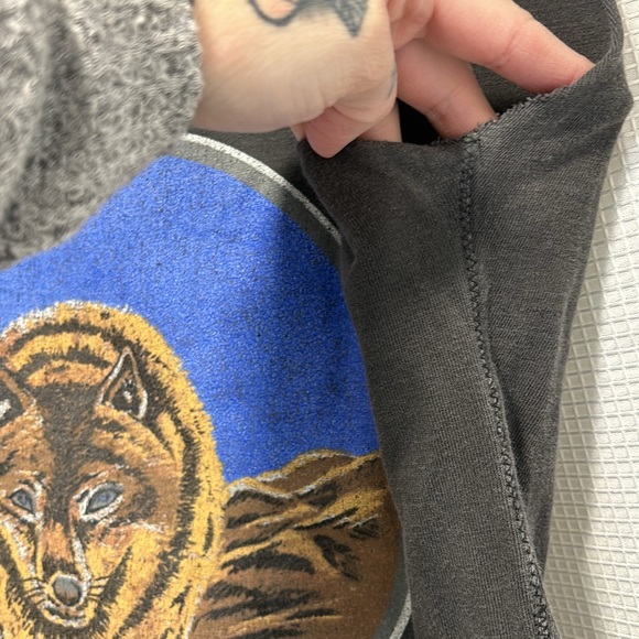 Vintage wolf dreamcatcher top - Picture 4 of 6